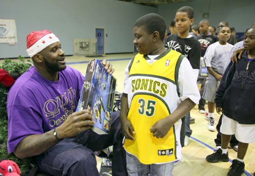 港在控球与 港在控球与